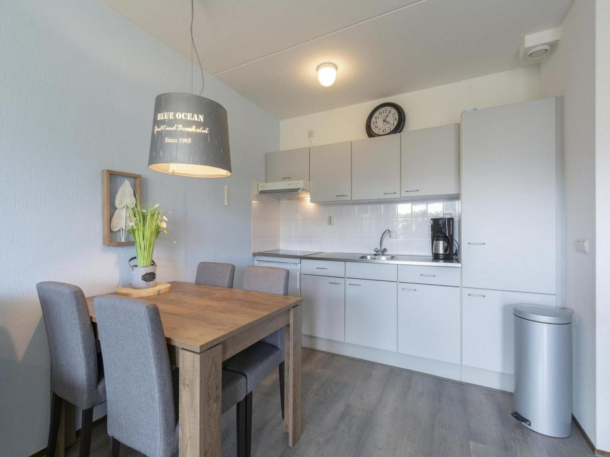 Lovely Apartment With Patio Callantsoog Bagian luar foto