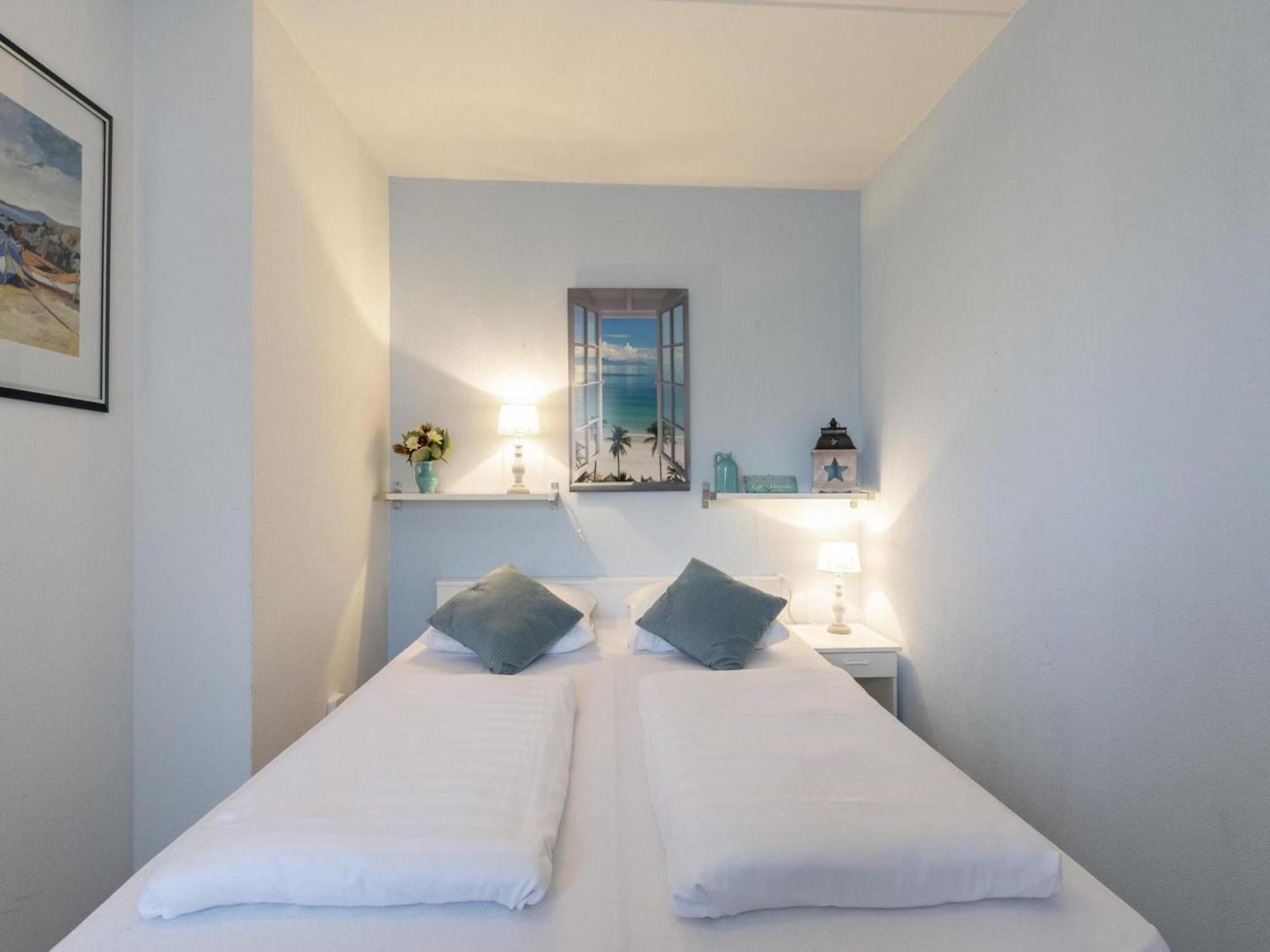 Lovely Apartment With Patio Callantsoog Bagian luar foto