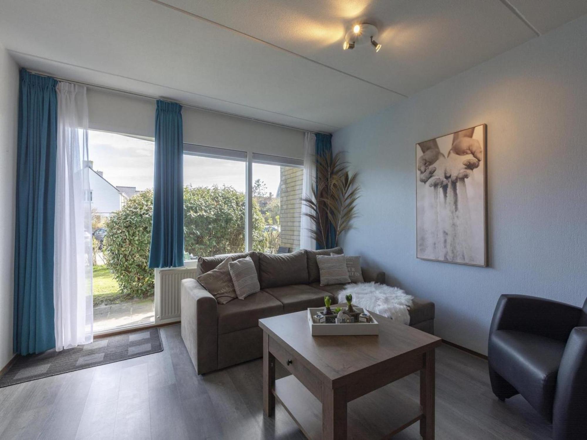 Lovely Apartment With Patio Callantsoog Bagian luar foto